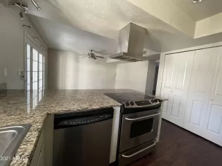 Photo #5: 6325725 Listing