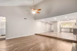 Photo #5: 6325840 Listing