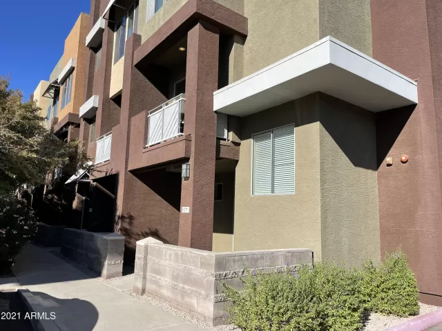 MLS: 6325962 Condo For Sale