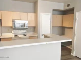 Photo #2: 6326143 Listing 