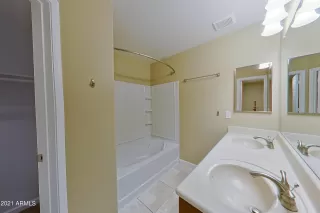 Photo #5: 6326459 Listing