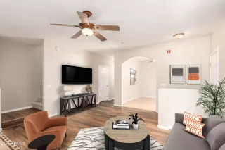 Photo #2: 6326698 Listing 