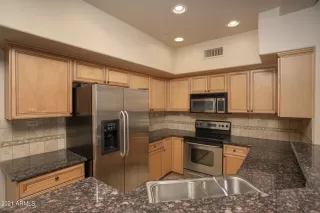 Photo #5: 6326921 Listing