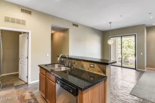 Photo #6: 6327174 Listing