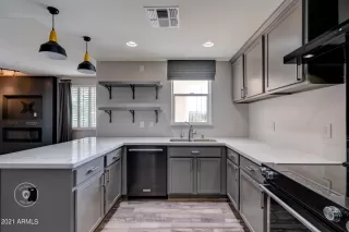 Photo #3: 6327500 Listing