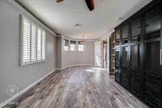 Photo #4: 6327500 Listing