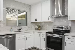 Photo #5: 6327996 Listing