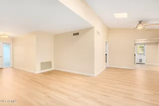 Photo #2: 6328032 Listing 