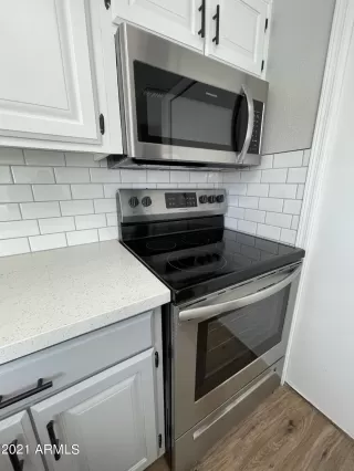 Photo #3: 6328118 Listing