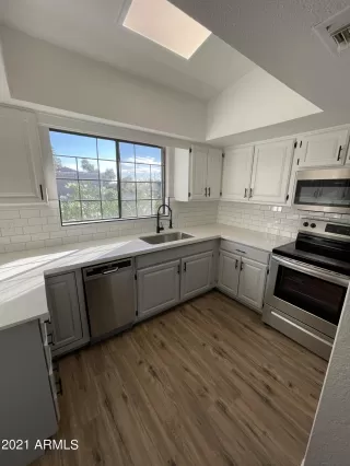 Photo #6: 6328118 Listing