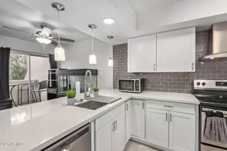 Photo #5: 6328159 Listing