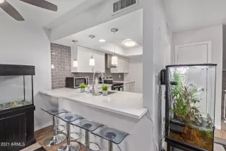 Photo #6: 6328159 Listing