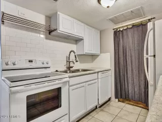 Photo #5: 6328491 Listing