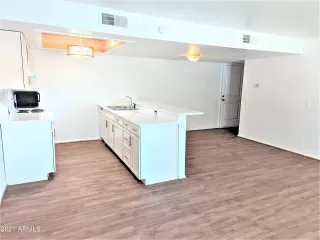 Photo #5: 6328534 Listing