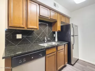 Photo #6: 6328629 Listing