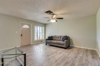 Photo #6: 6328837 Listing 