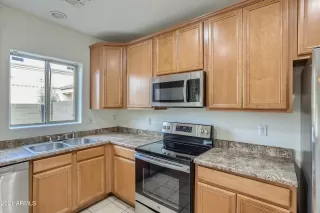 Photo #6: 6329110 Listing 