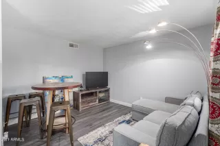 Photo #3: 6329405 Listing