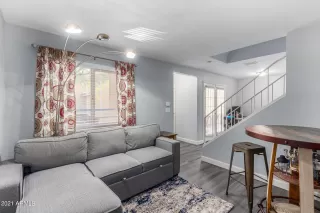 Photo #4: 6329405 Listing