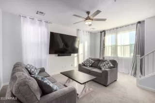 Photo #5: 6329610 Listing