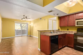 Photo #5: 6330137 Listing 