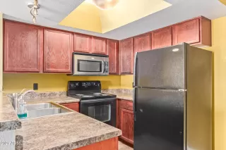 Photo #6: 6330137 Listing 