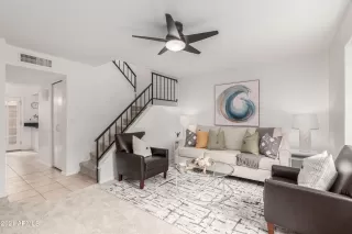 Photo #5: 6330172 Listing