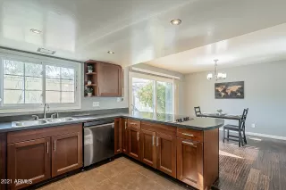 Photo #4: 6330193 Listing