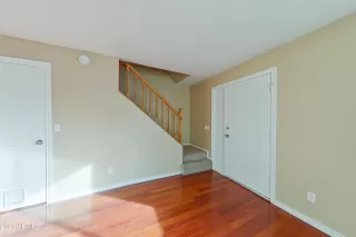 Photo #3: 6330255 Listing