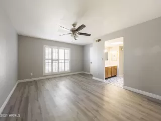 Photo #6: 6330262 Listing