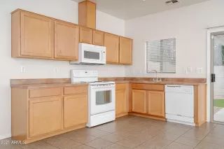 Photo #5: 6330309 Listing 