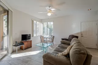 Photo #4: 6330449 Listing