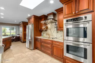 Photo #3: 6330644 Listing