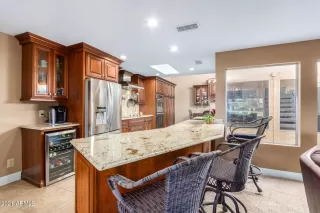 Photo #5: 6330644 Listing