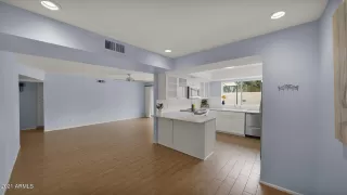 Photo #6: 6330679 Listing 