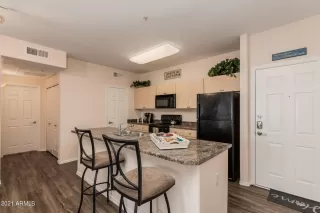 Photo #5: 6330841 Listing