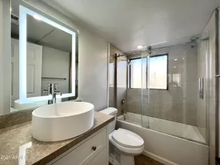 Photo #6: 6331089 Listing 