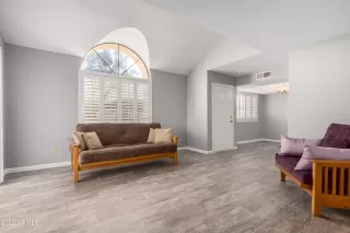 Photo #2: 6331664 Listing