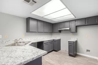 Photo #6: 6331664 Listing