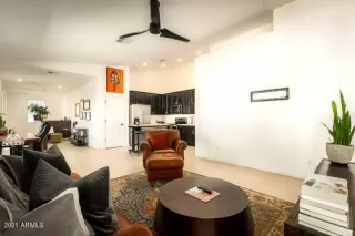 Photo #6: 6331842 Listing