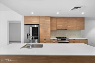 Photo #5: 6331939 Listing