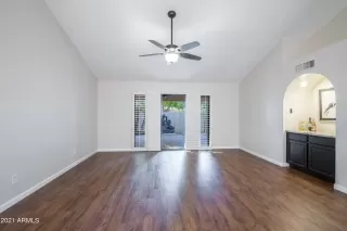 Photo #5: 6331965 Listing