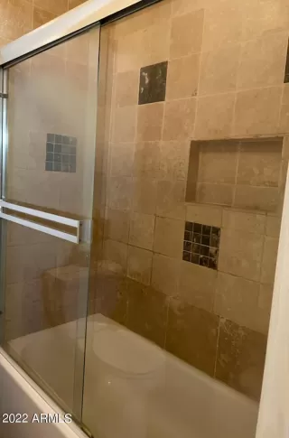 Photo #6: 6332104 Listing