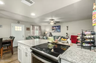 Photo #4: 6332392 Listing