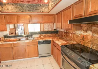 Photo #5: 6332494 Listing