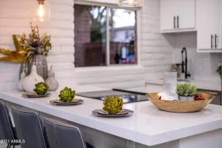 Photo #6: 6332507 Listing