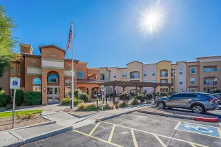 Photo #5: 6332927 Listing