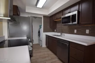 Photo #5: 6332930 Listing