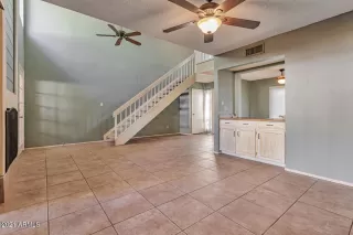 Photo #4: 6333179 Listing