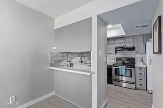 Photo #2: 6333581 Listing 